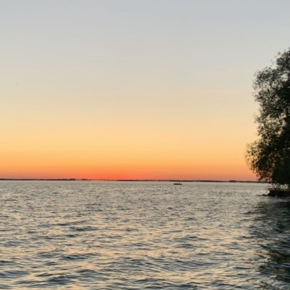 Meet your Posher, Leane - Picture 1 of 1